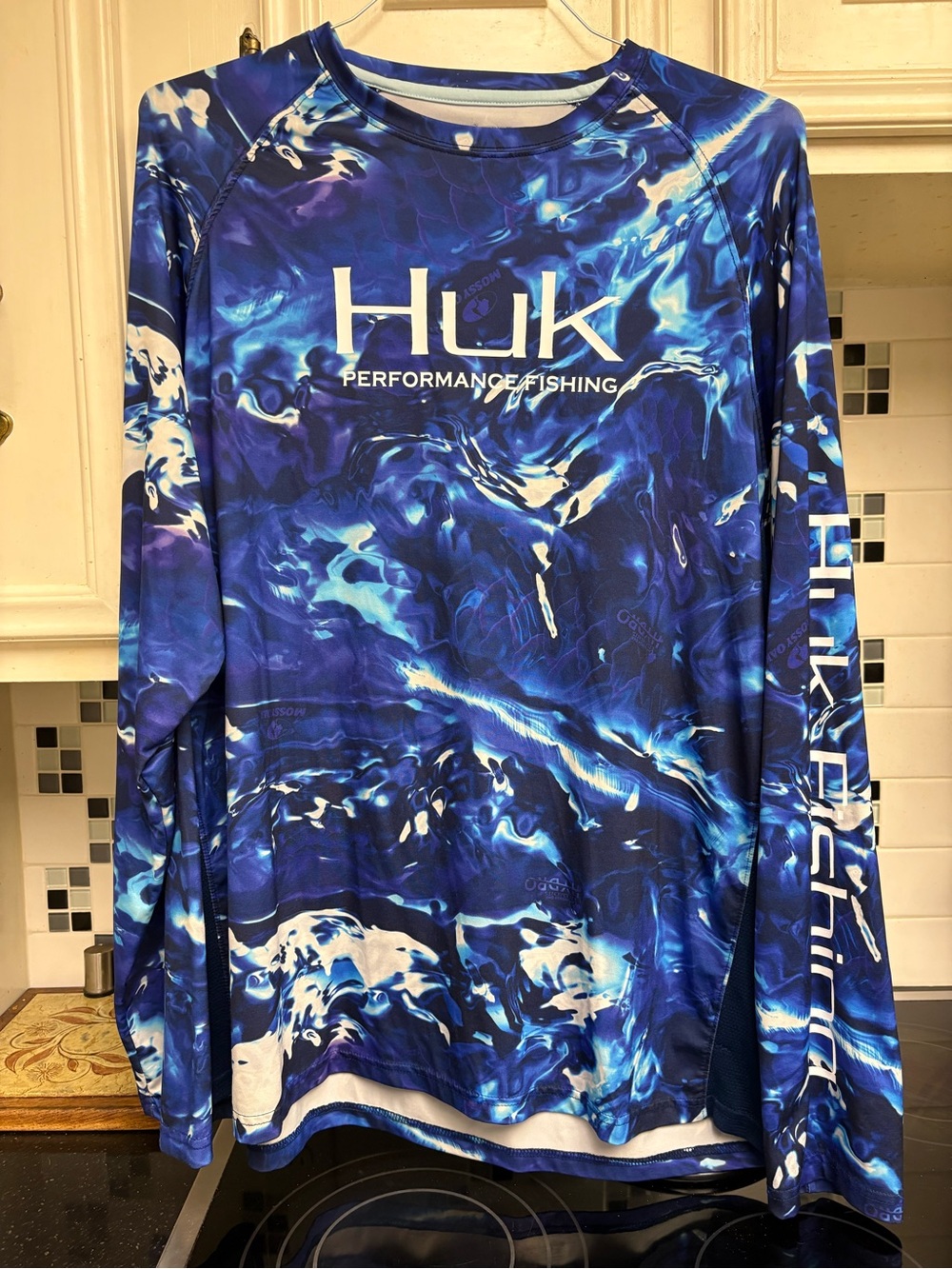 Huk Longsleeve Waterwicking Fishing Shirt. Men’s XL.